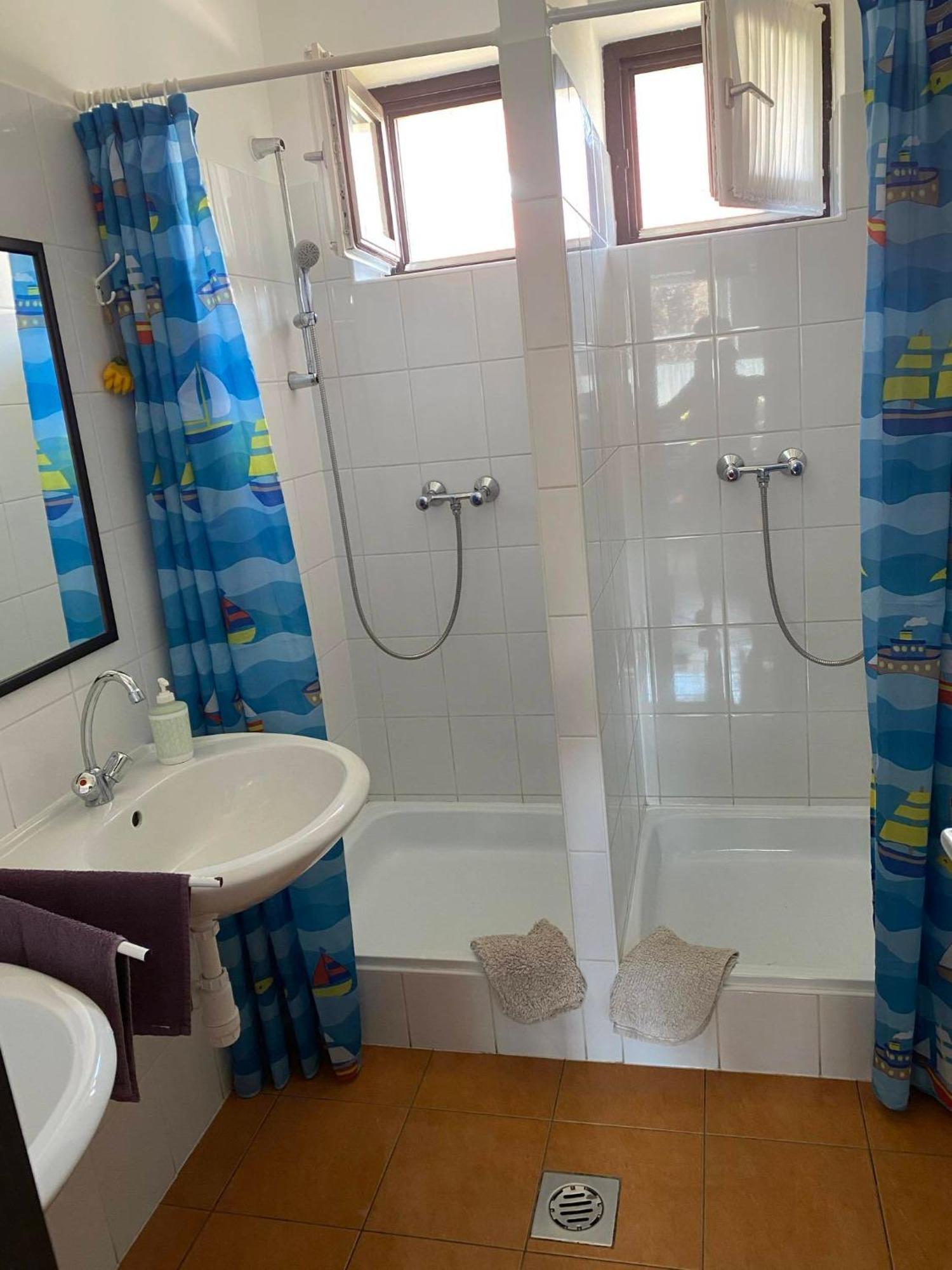 Almosdi Topart Vendeghaz Exteriör bild
